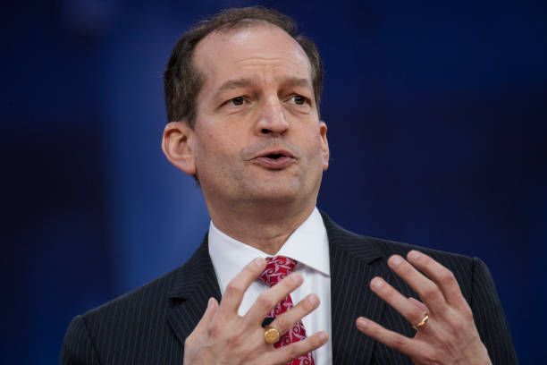 Alexander Acosta 
